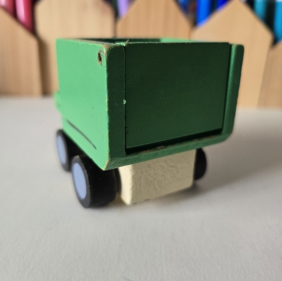 Wooden Devrian Global Industries Recycle Truck Garbage Toy Green Tilts 3in City - Picture 14 of 15